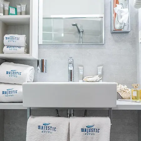 Majestic & Wellness بيبيوني