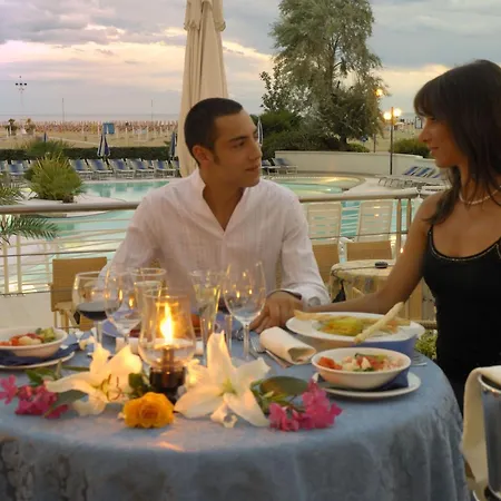 מלון Majestic & Wellness 4*