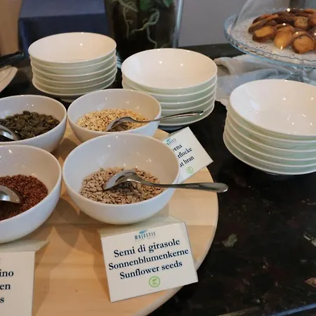 Majestic & Wellness מלון