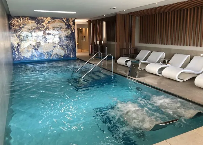 מלון Majestic & Wellness 4*