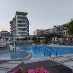 Отель Majestic & Wellness