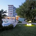 Отель Majestic & Wellness 4*