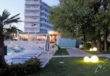 Отель Majestic & Wellness