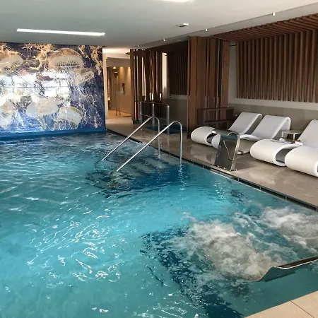 Отель Majestic & Wellness 4*