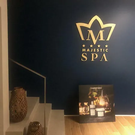 호텔 Majestic & Wellness 4*