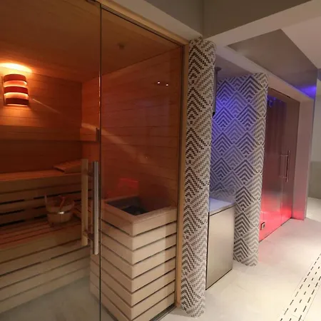 Majestic & Wellness Hotel