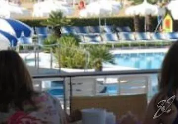 호텔 Majestic & Wellness 4*